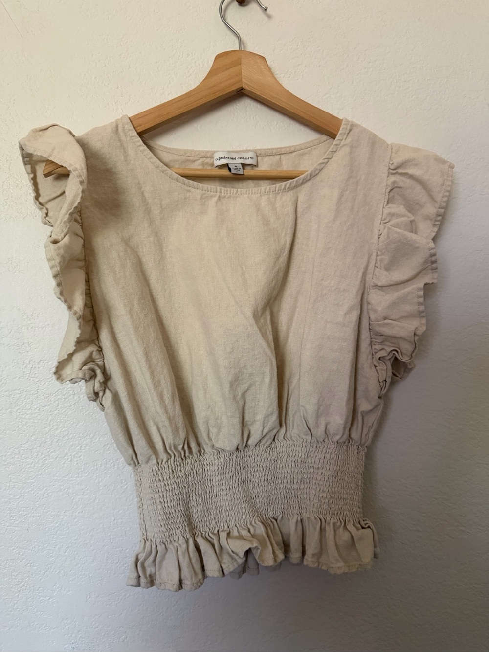 cupcakes & cashmere Cream Ruffle-Sleeve Linen Blend Smocked Waist Top - S